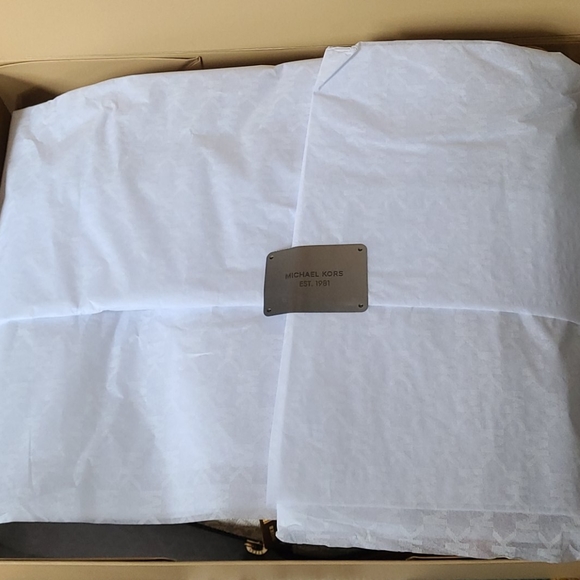 Michael Kors Abbey Medium Backpack Vanilla Acorn - Picture 6 of 8